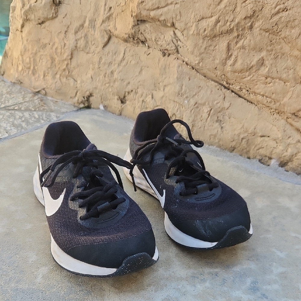 Nike Black Sneakers Shoes Size 5